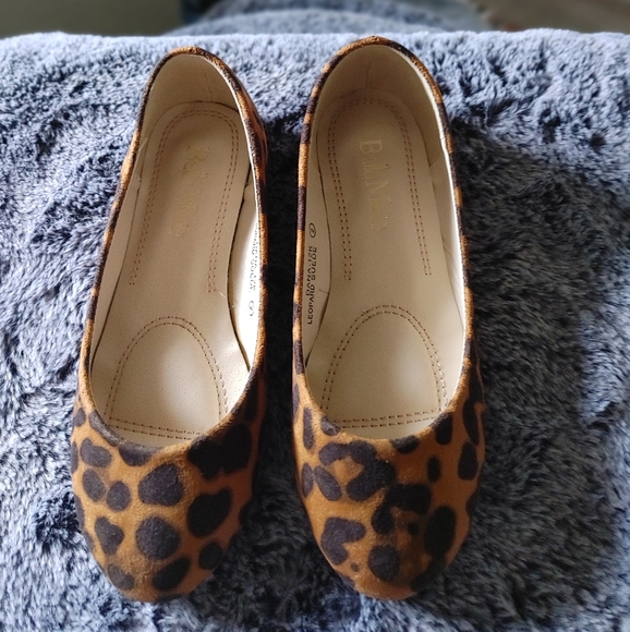 BellaMarie Leopard Suede Flats - Picture 2 of 5